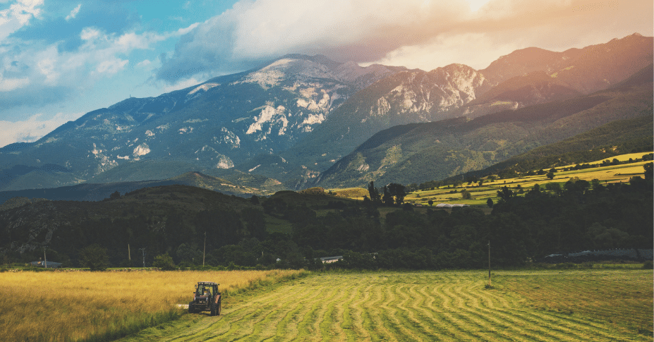 Farmland_mountains